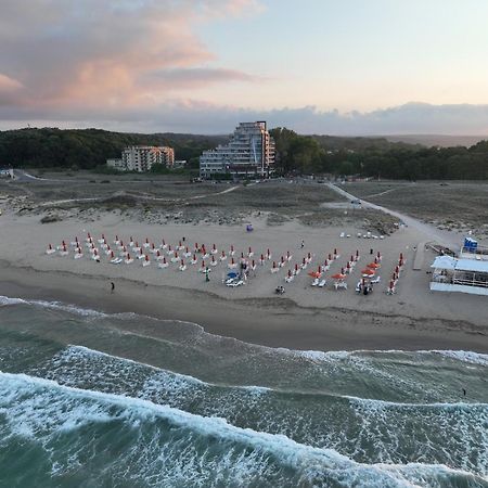 Allure Beach Resort Aparthotel Primorsko Esterno foto
