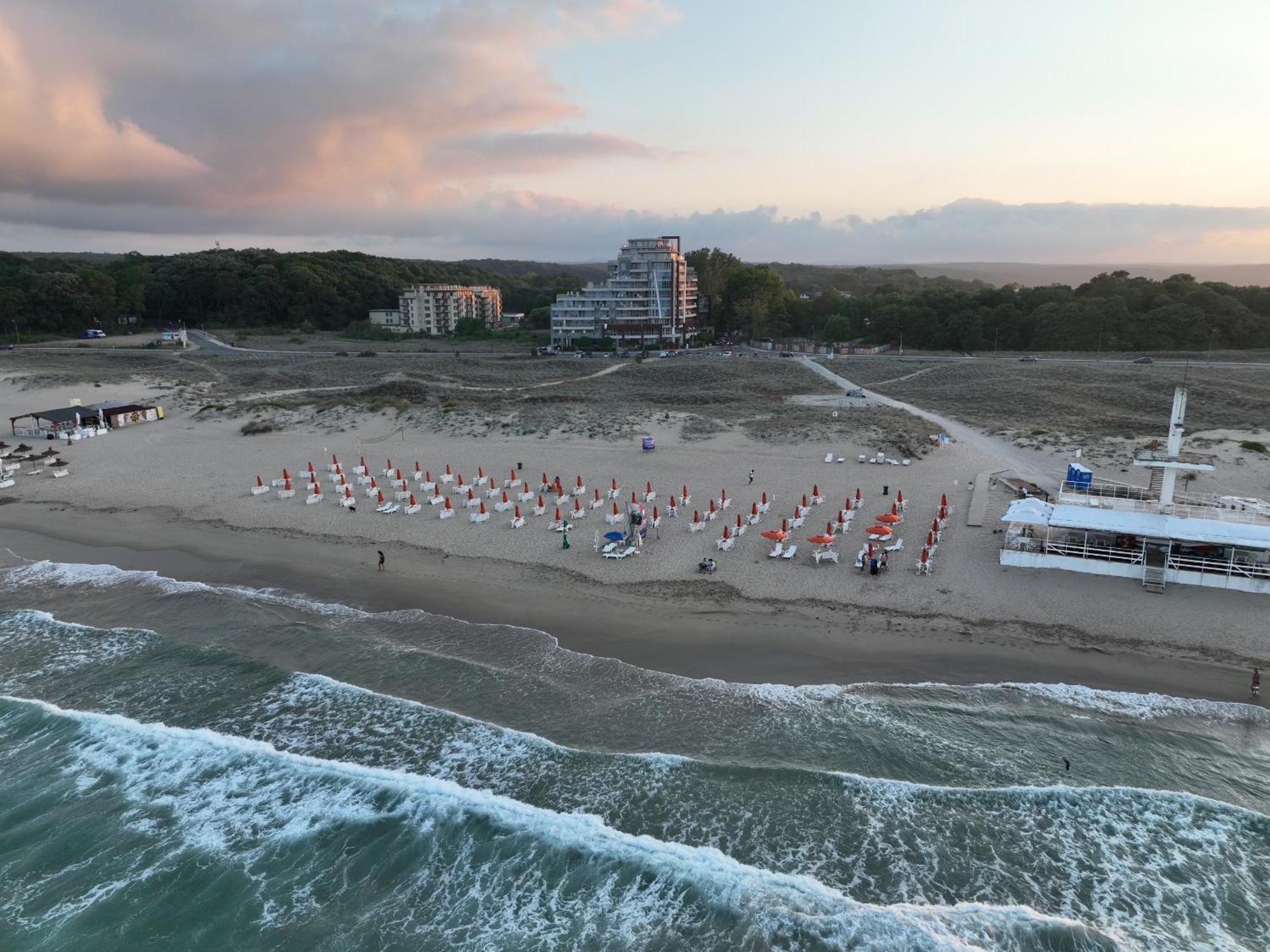 Allure Beach Resort Aparthotel Primorsko Esterno foto