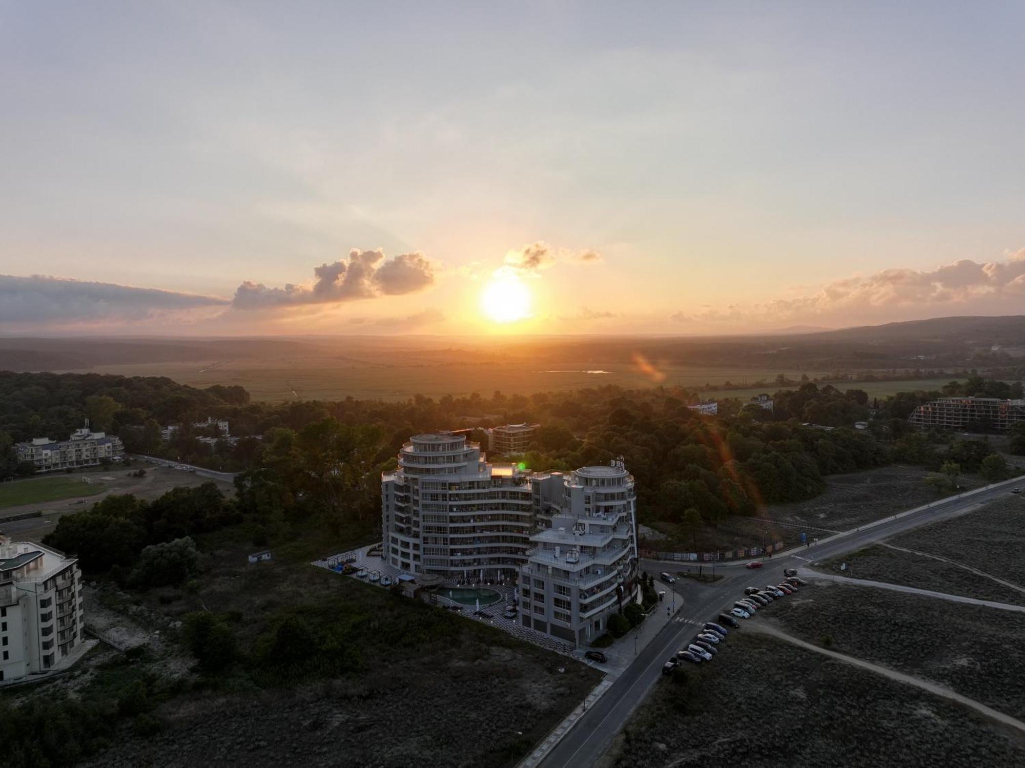 Allure Beach Resort Aparthotel Primorsko Esterno foto