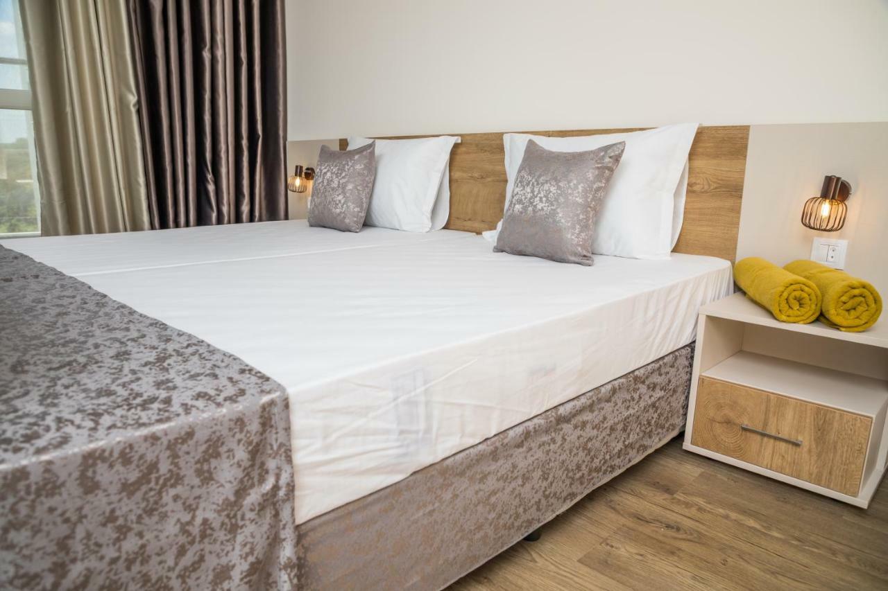 Allure Beach Resort Aparthotel Primorsko Esterno foto