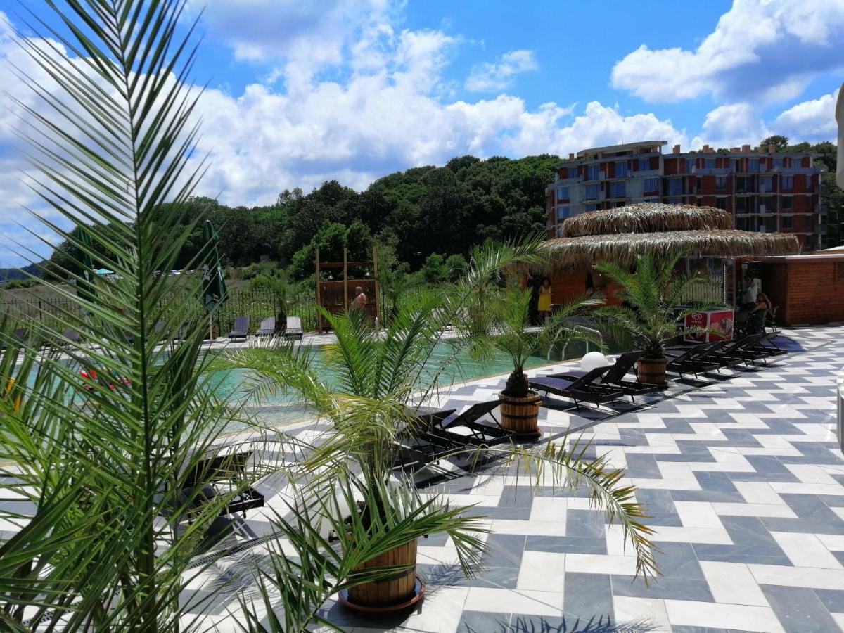 Allure Beach Resort Aparthotel Primorsko Esterno foto
